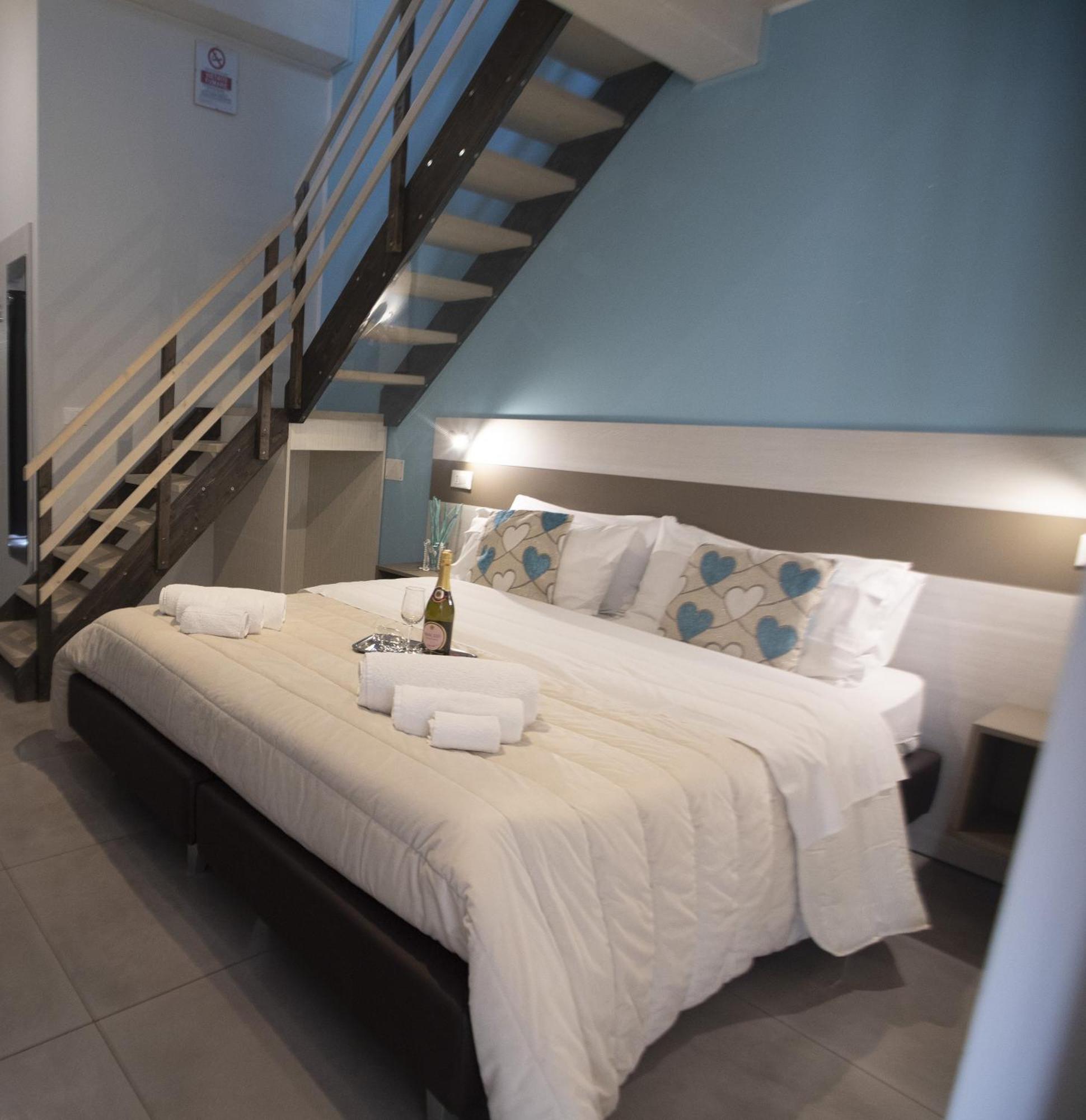 La Perla Amantea - Rooms & Apartaments Exteriér fotografie