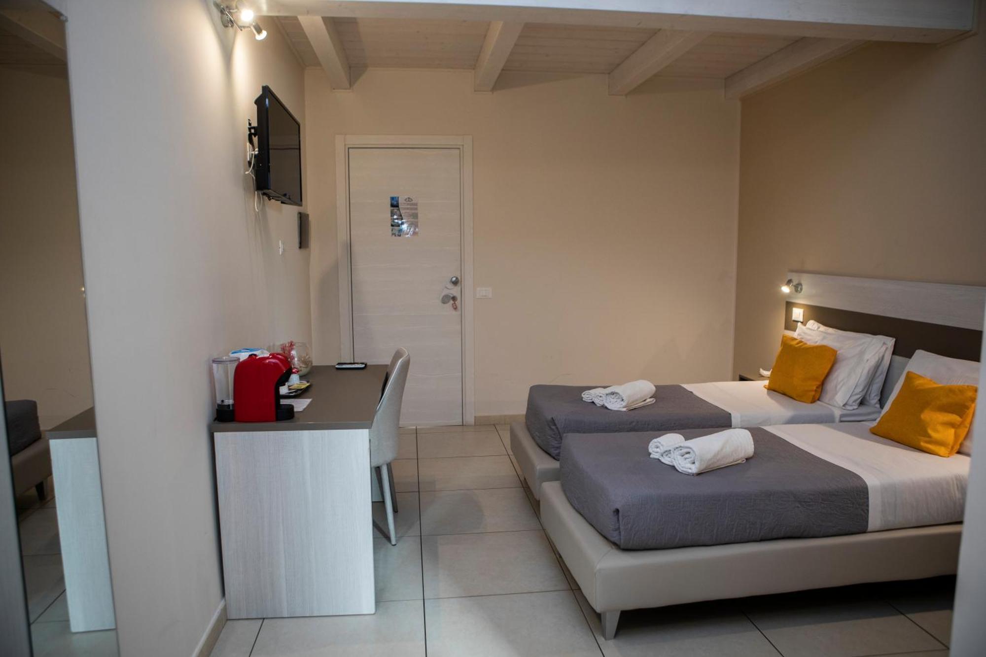 La Perla Amantea - Rooms & Apartaments Exteriér fotografie