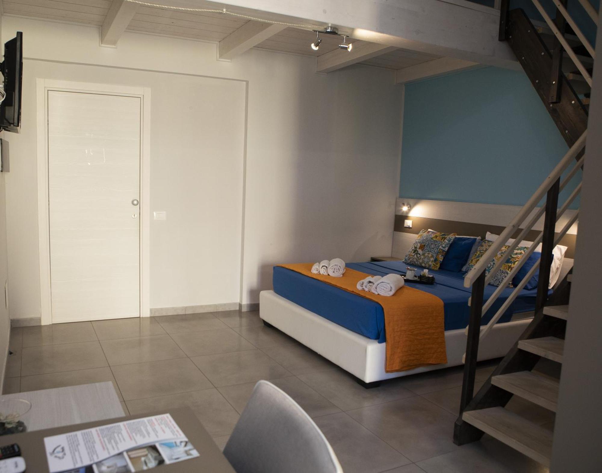 La Perla Amantea - Rooms & Apartaments Exteriér fotografie