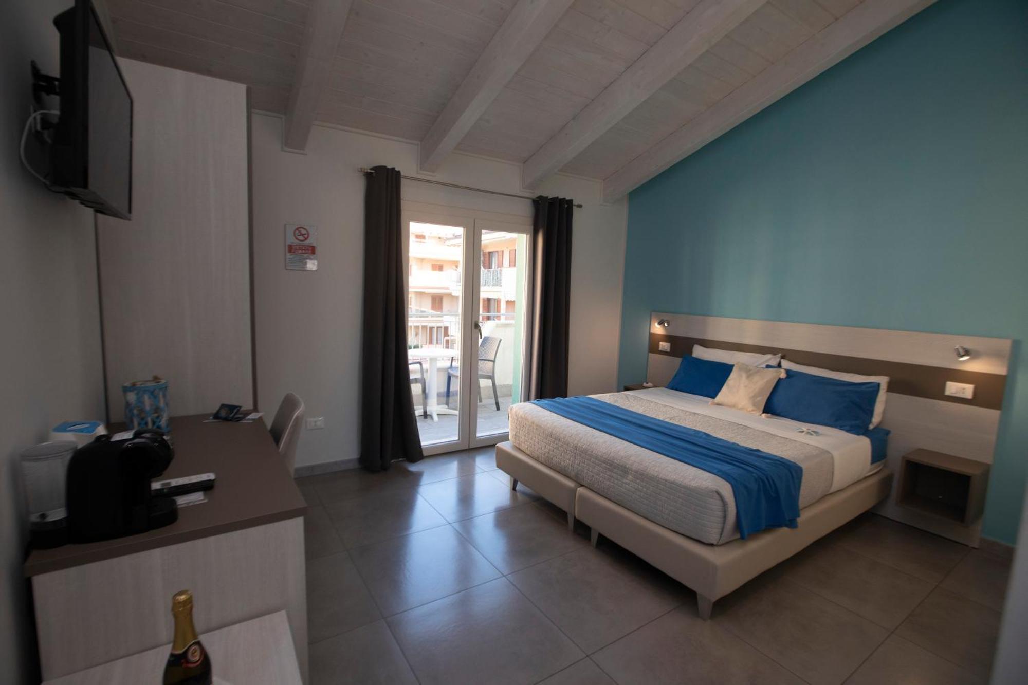 La Perla Amantea - Rooms & Apartaments Exteriér fotografie